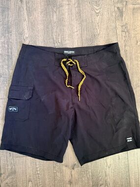 Billabong Men’s Black Board Shorts with Yellow Drawcord